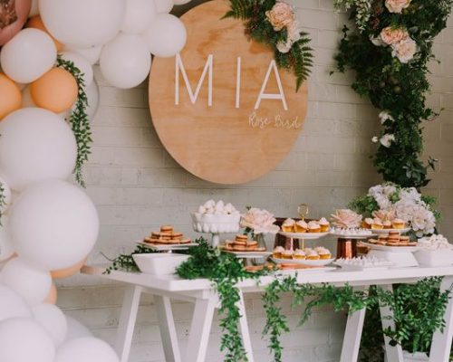 Baby shower et mur de ballons