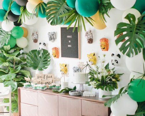 The best little jungle 1st birthday party thrown by Jacquelyn Kazas of Beijos Events for her son Cruz, tropical at it's best for boys!